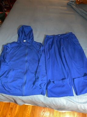 Comfort Corner size M royal blue lightweight fleece sweatsuit